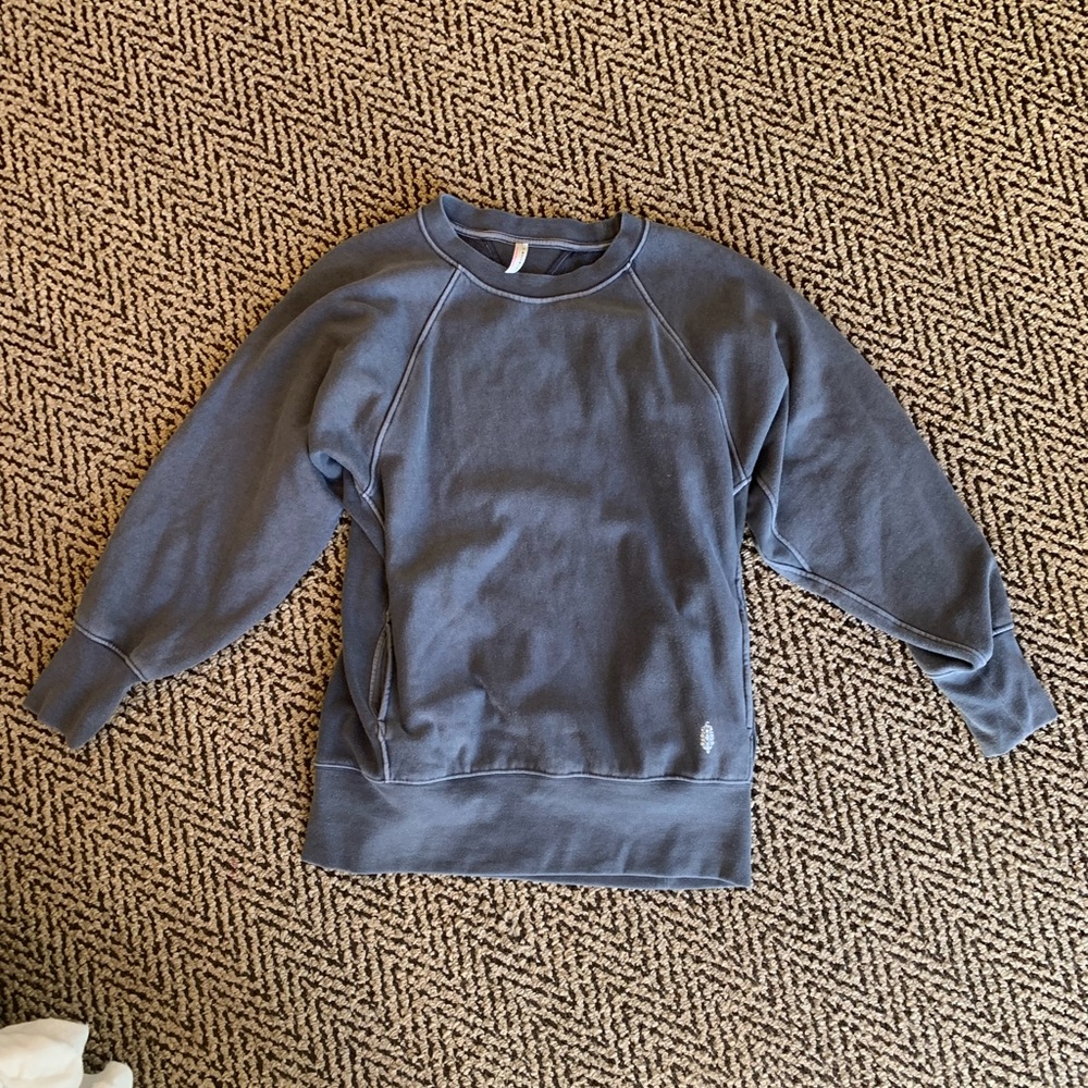 FREE PEOPLE SWEATSHIRT